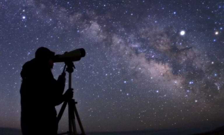 نجوم برای دانش آموزان ابتدایی